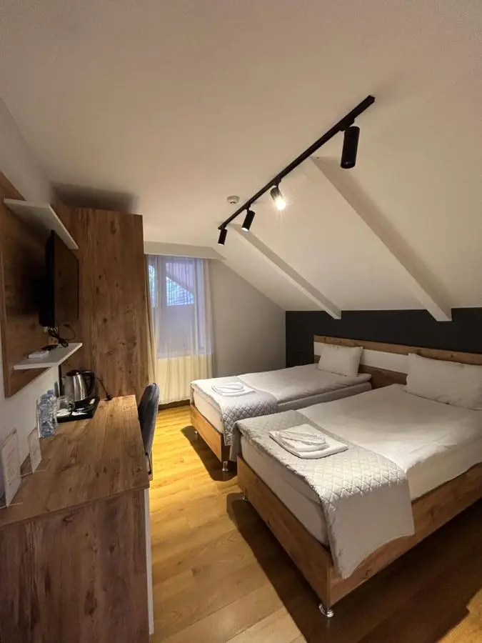 10 KEYS Boutique Hotel