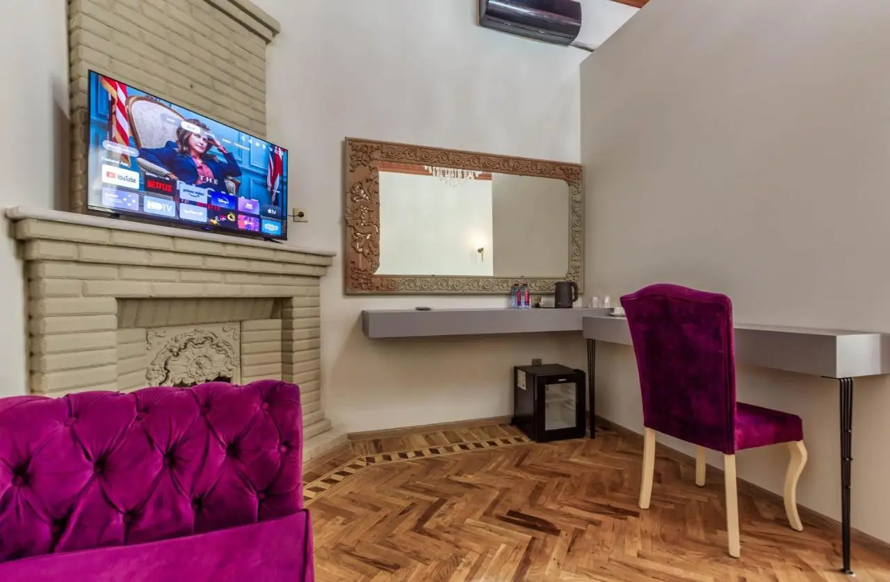 Old Money Boutique Hotel