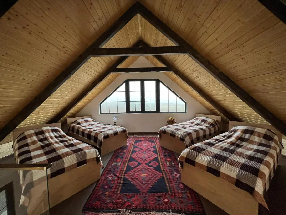 Qafqaz Suite Wood Stack