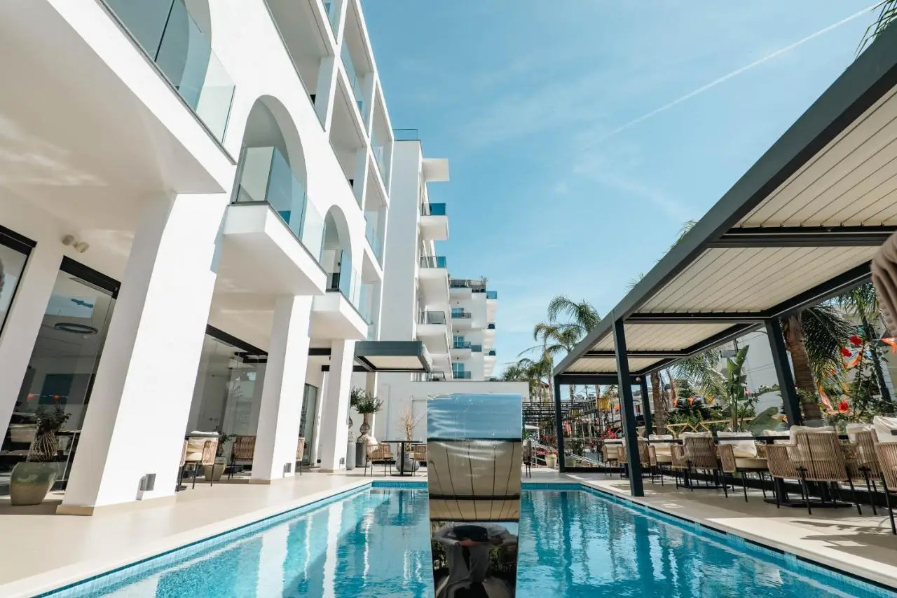 Colosseum Hotel