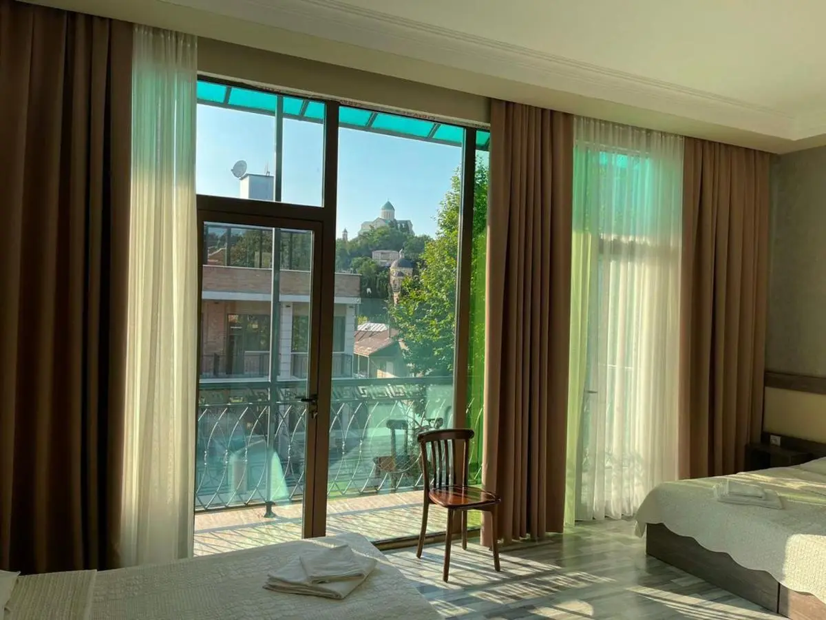 Discovery Hotel