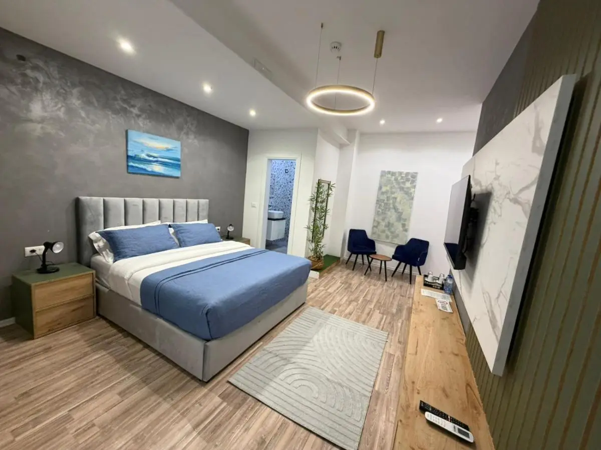 Peaky Hotel