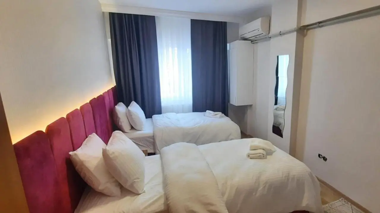 FINDIKZADE SEASIDE FLATS in lively Fatih area very near metro and tourist sights