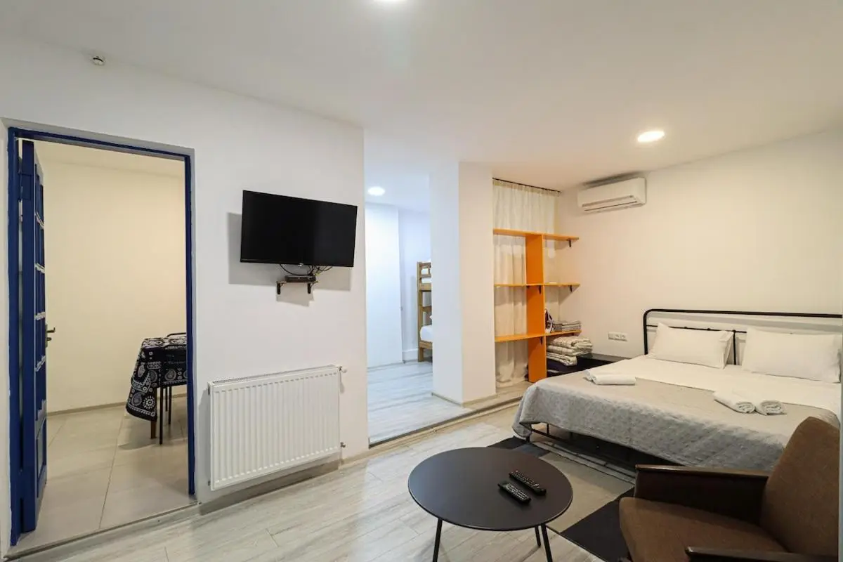 Stylish 1BR Apt in Central Tbilisi By Wehost