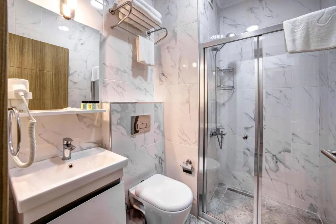 SEVEN ROSES APART HOTEL