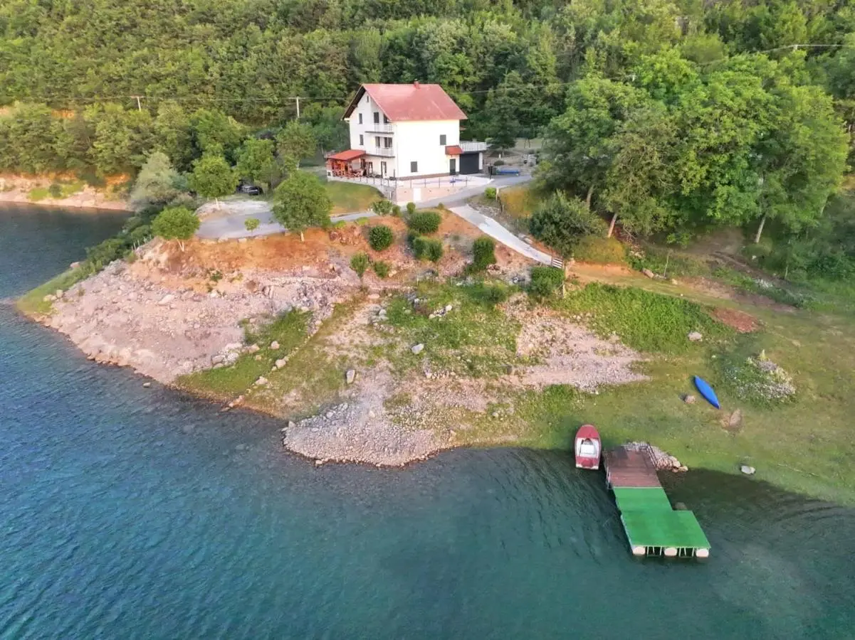 Oaza mira - Apartment with Lake View & Private Pool