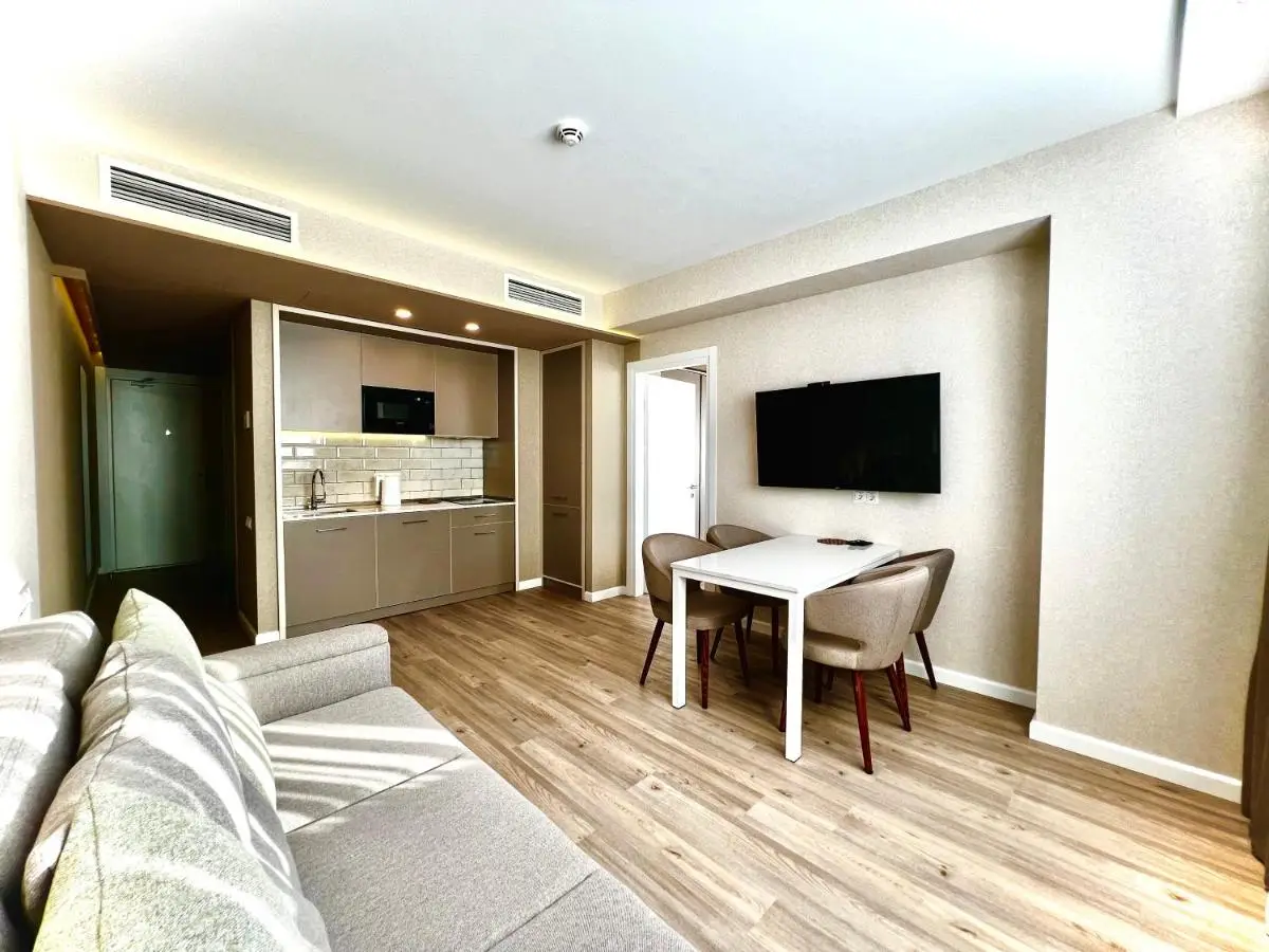 Sunshine Signature Apartments in Alliance Palace