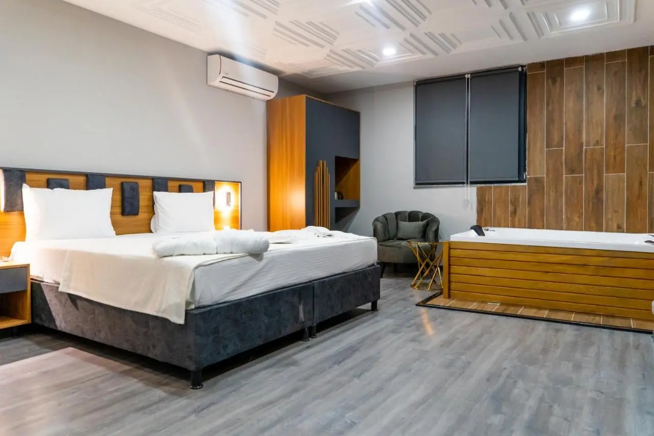 GRAND MOON HOTEL