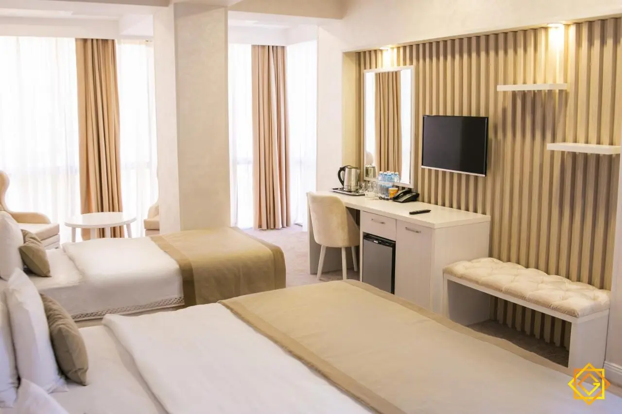 Ganjali Plaza Hotel