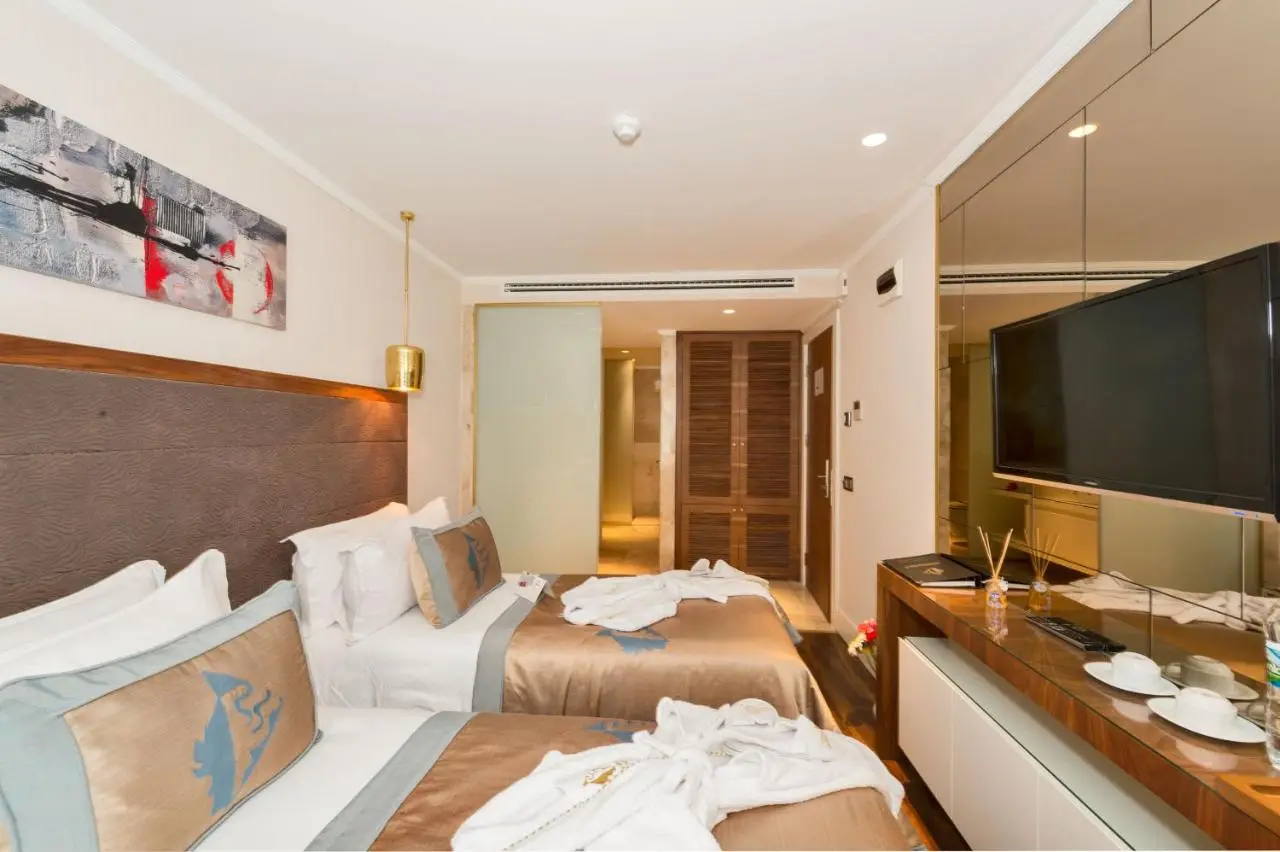 Darkmen Hotel