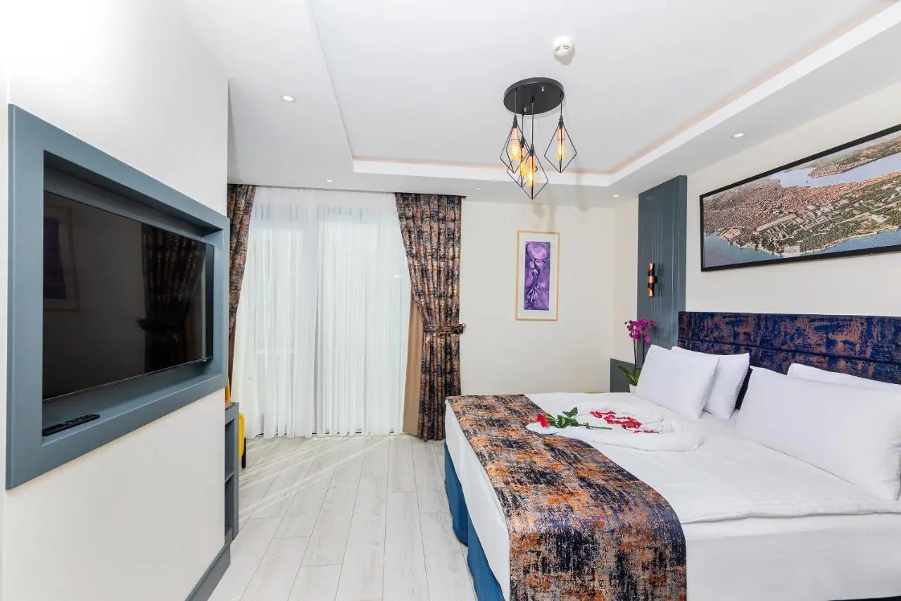 The Magnaura Palace Hotel