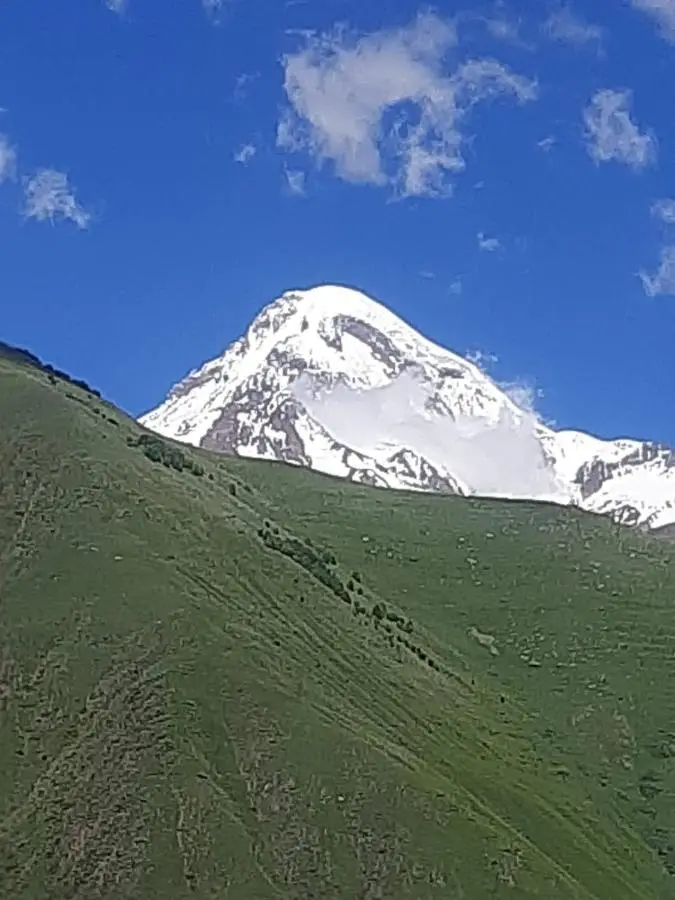 Cliffside cottage Kazbegi