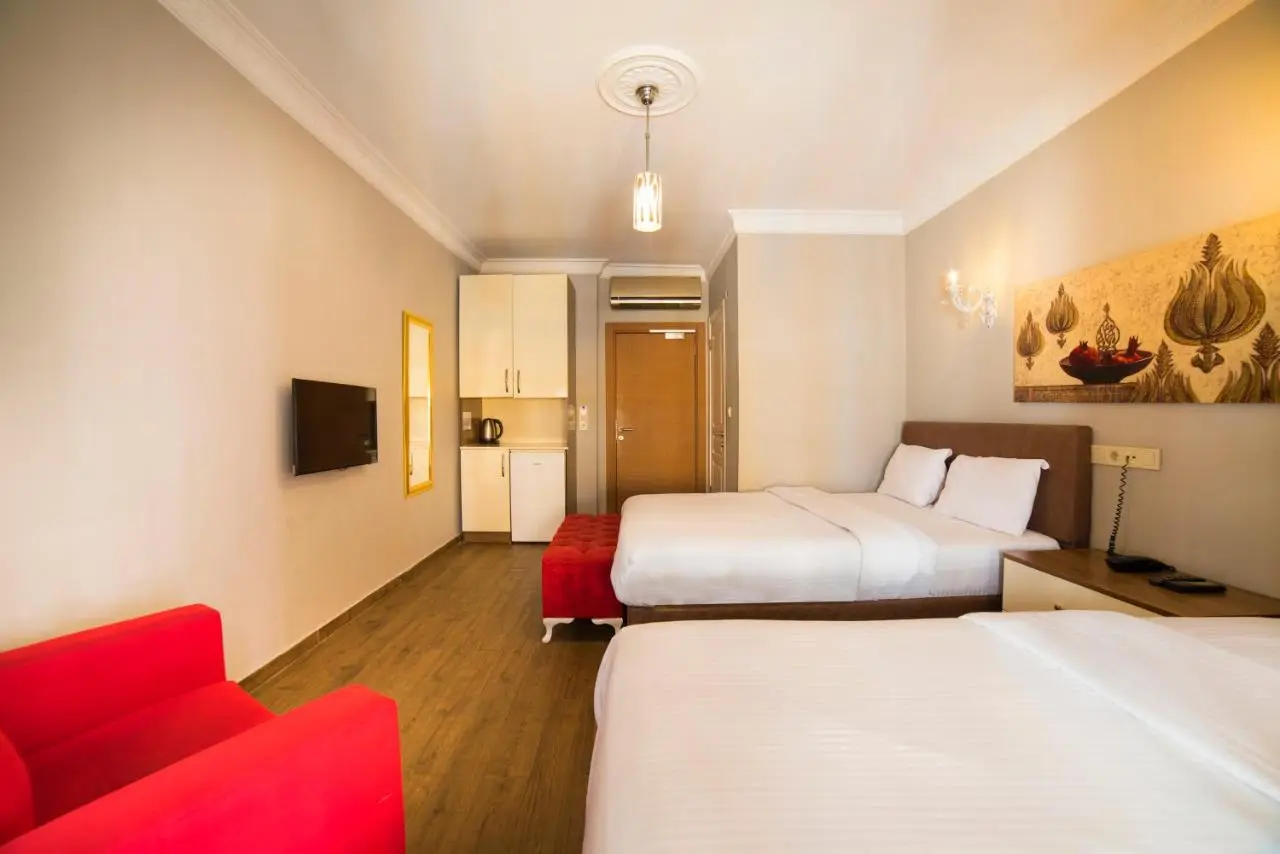 Zendy Suite Hotel
