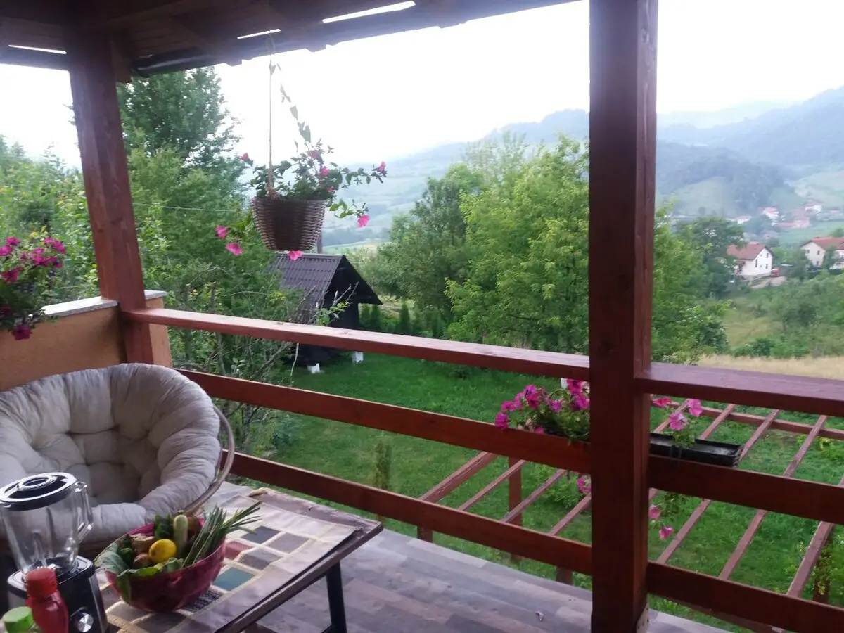 Green Idylle-PYramide View