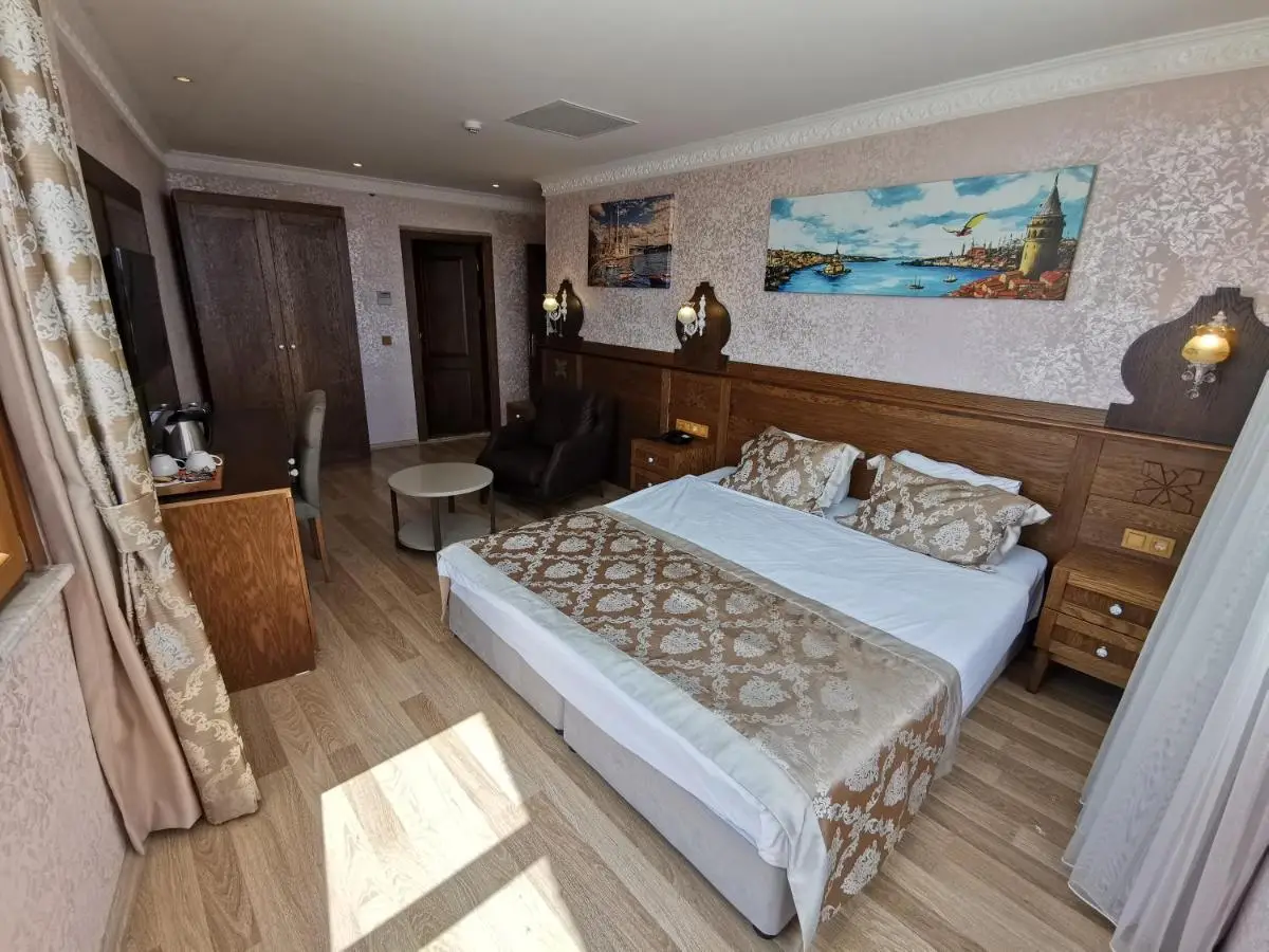 Perapolis Hotel