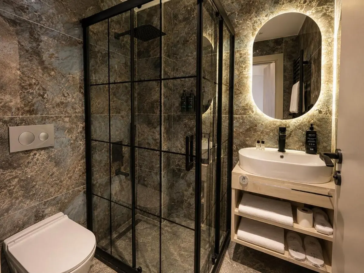 Nevv City Hotel