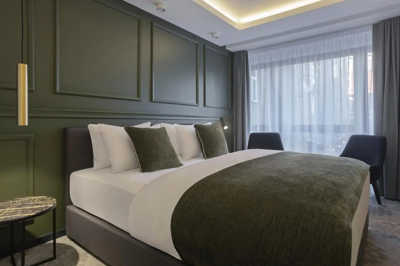 Apeiro City Avant-garde Hotel