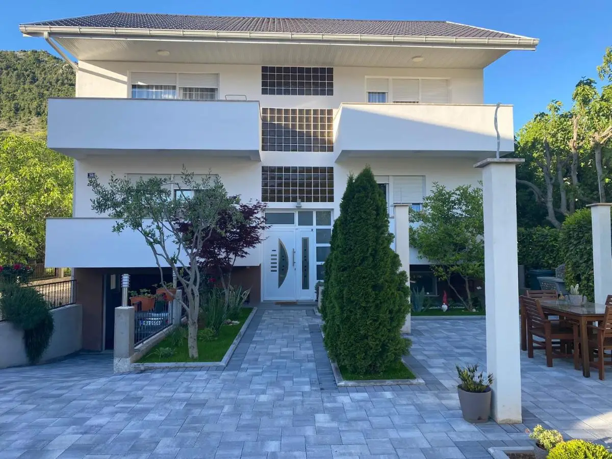 Guest House NO 13