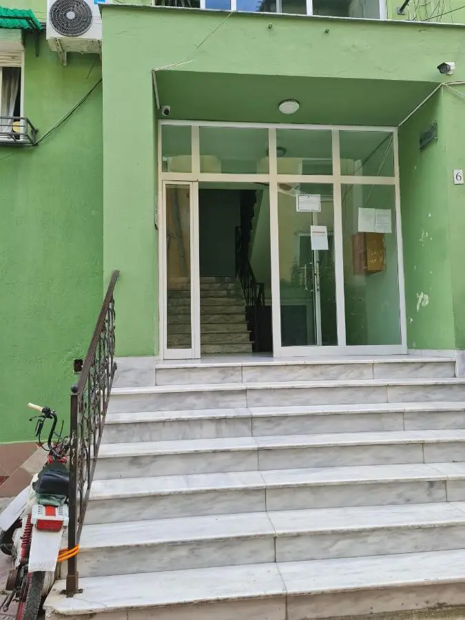 2E Apartment Myslym Shyri