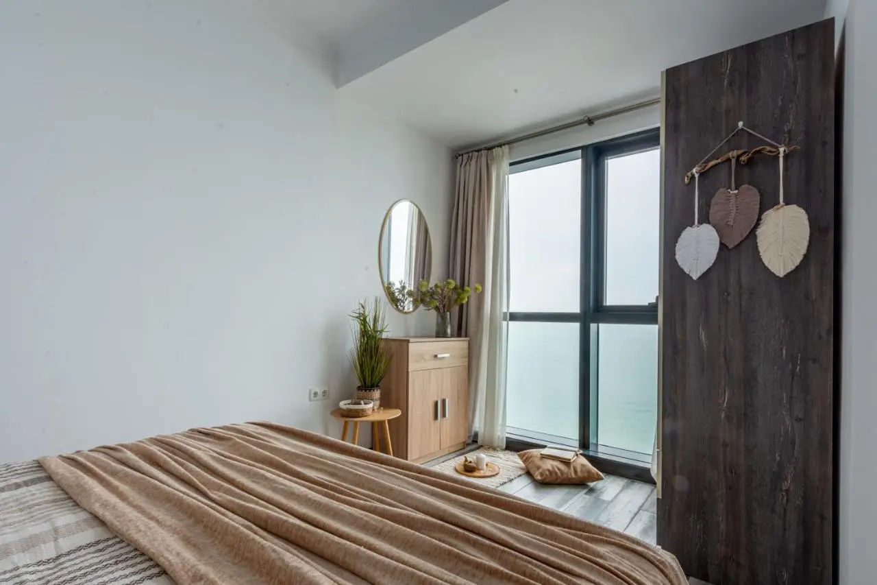 Sea Nirvana - Romantic Apartment with Sea View in Porta Batumi Tower