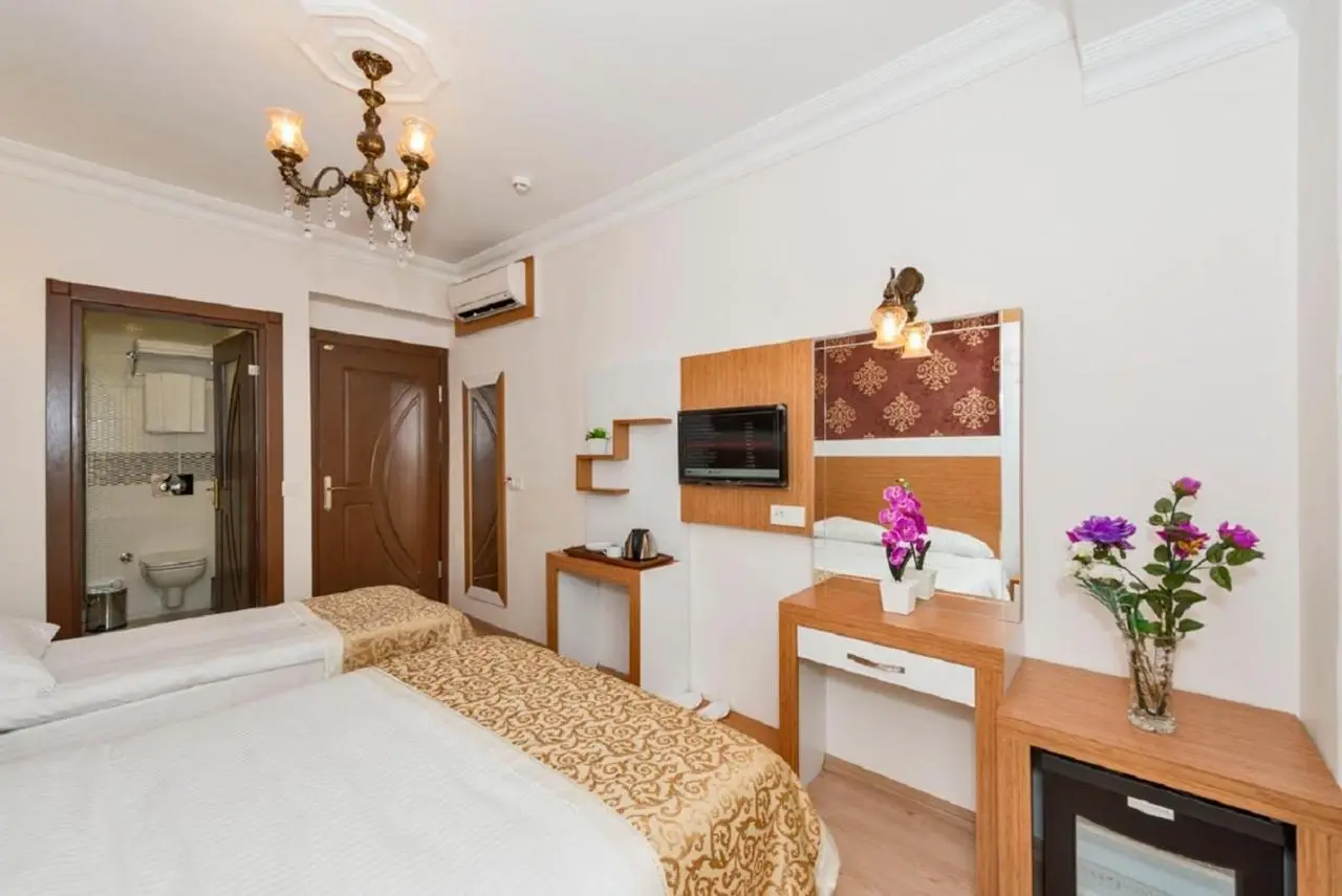 Raimond Hotel