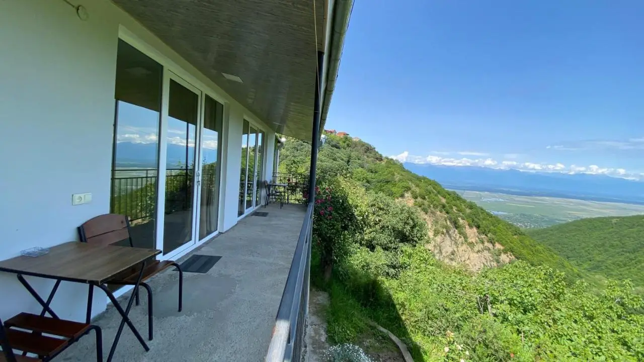 Lia's Guest House