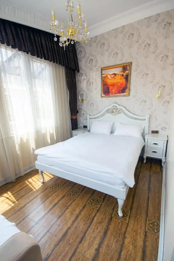 IQ Hotel