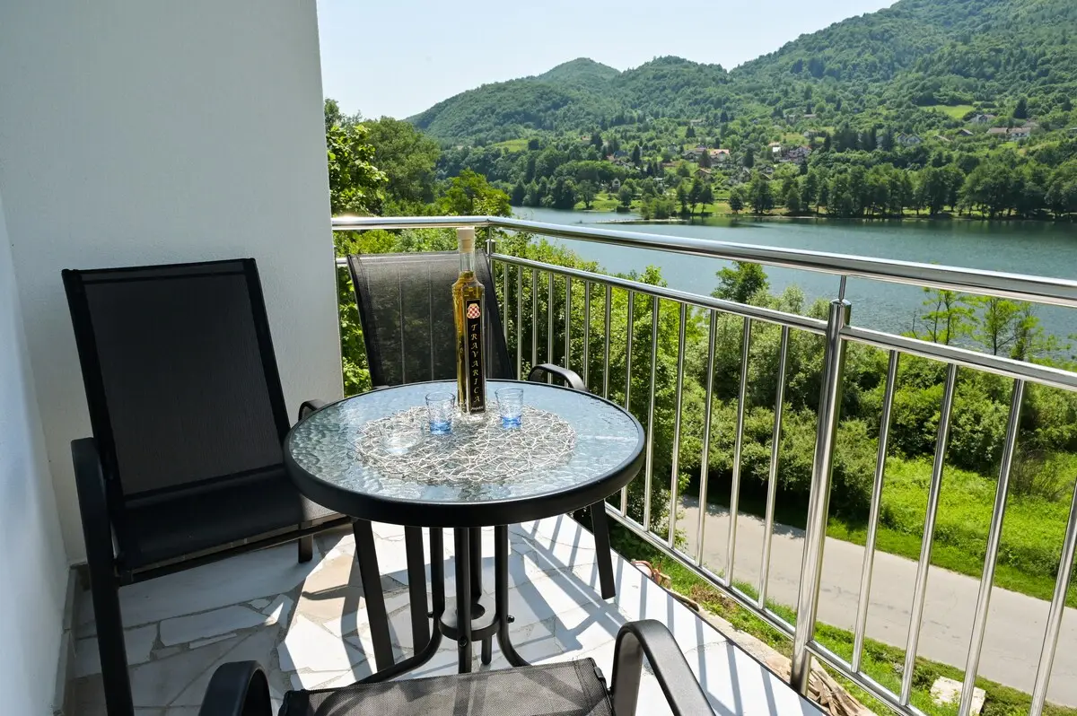 Villa Anita – Two-Bedroom Apartment, 3rd Floor (L)