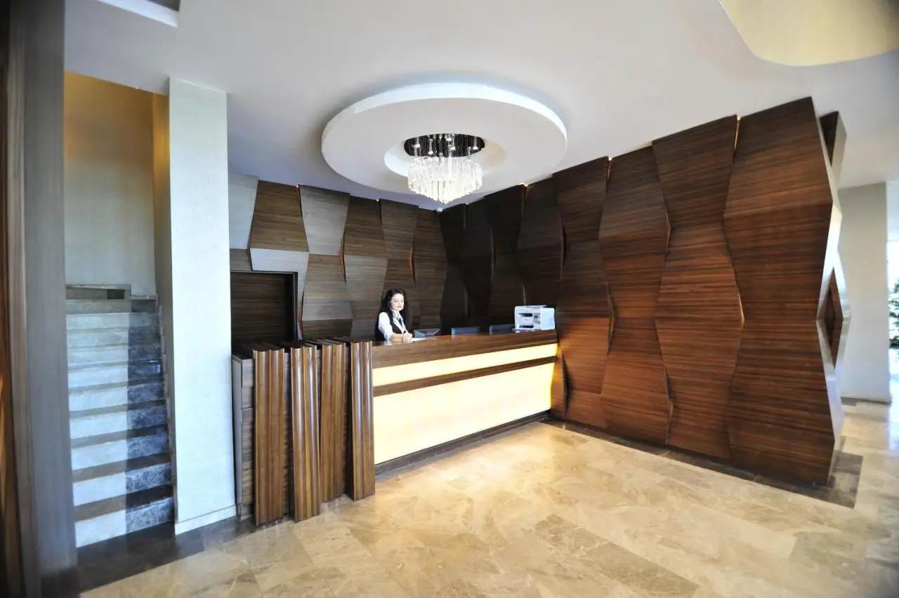 Grand Cenas Hotel