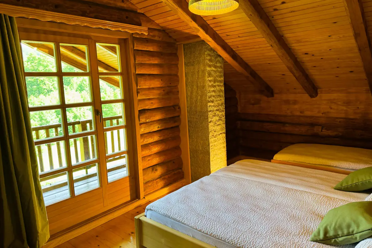 4000m2 Private Riverside Estate