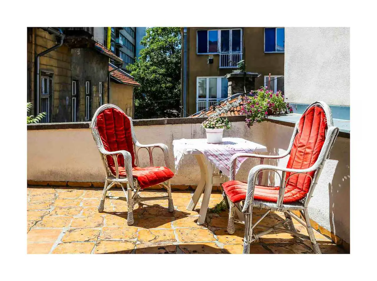 Teatar 4 - Big apartment with terace