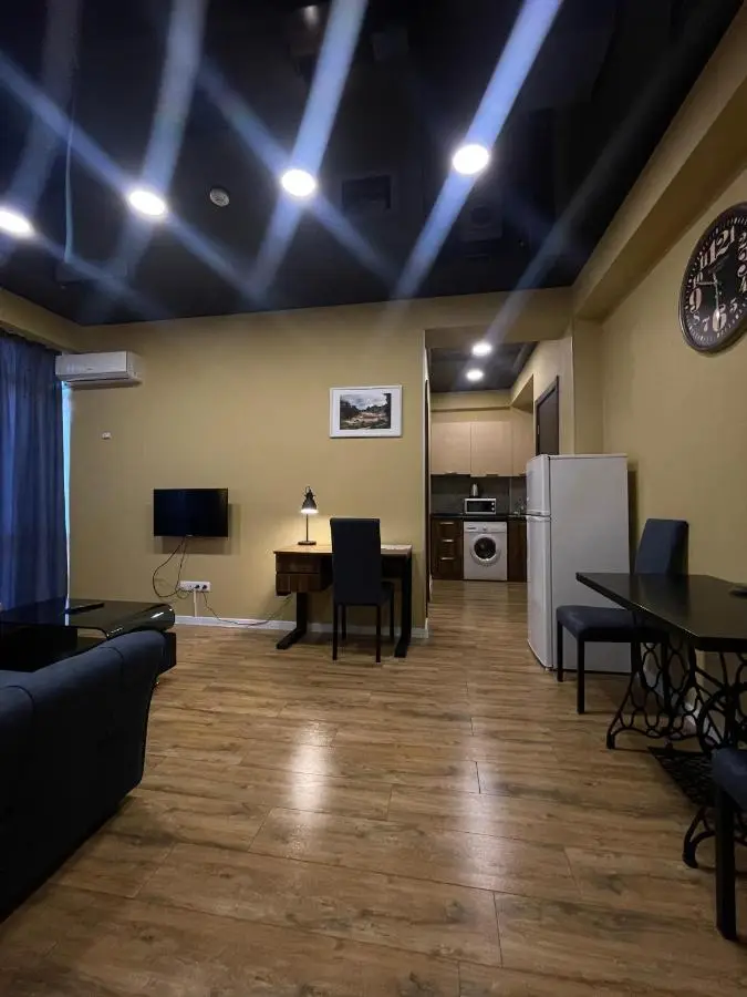 Apart Hotel West