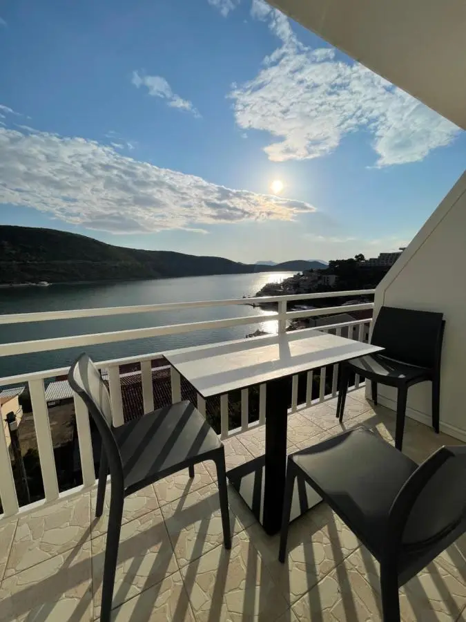 Apartments Njavro Neum