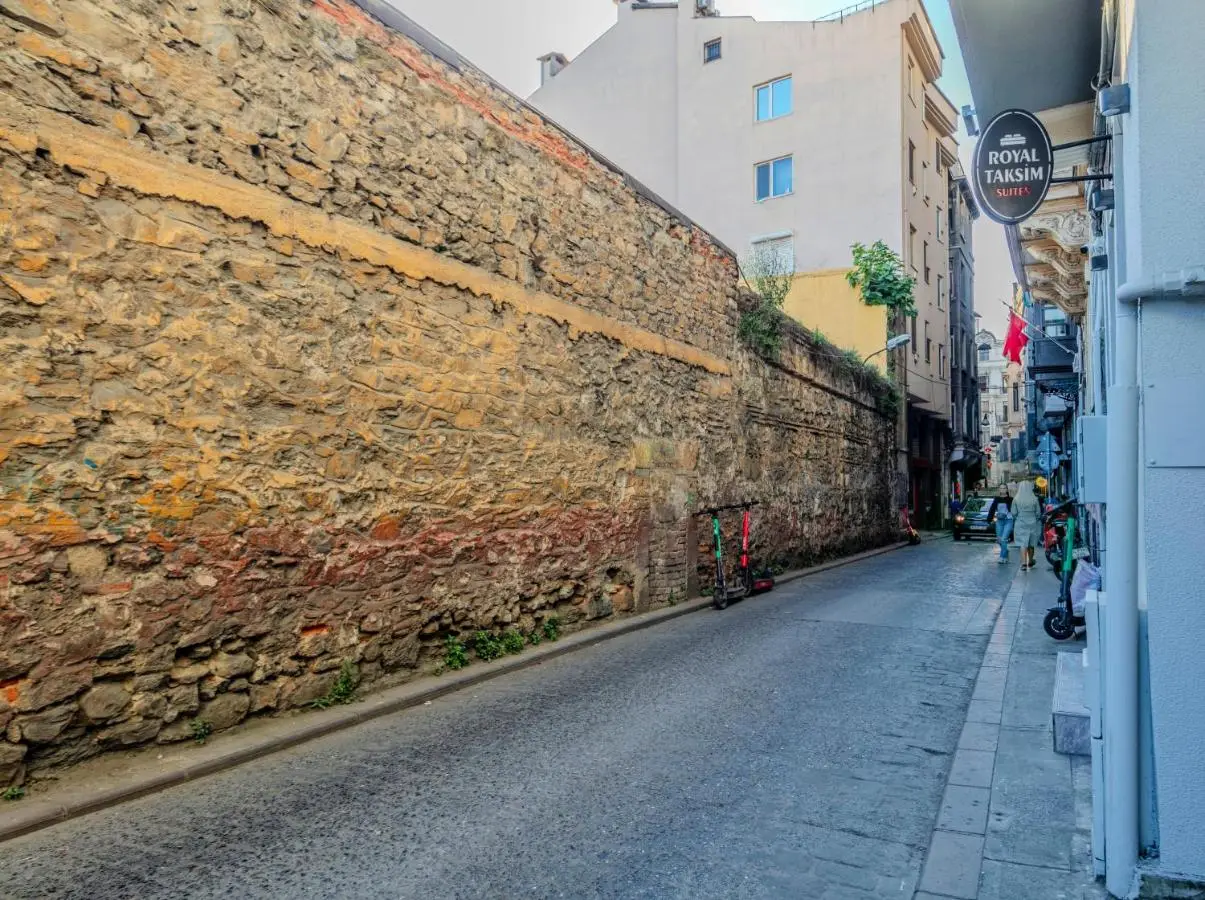 ROYAL TAKSIM SUITES
