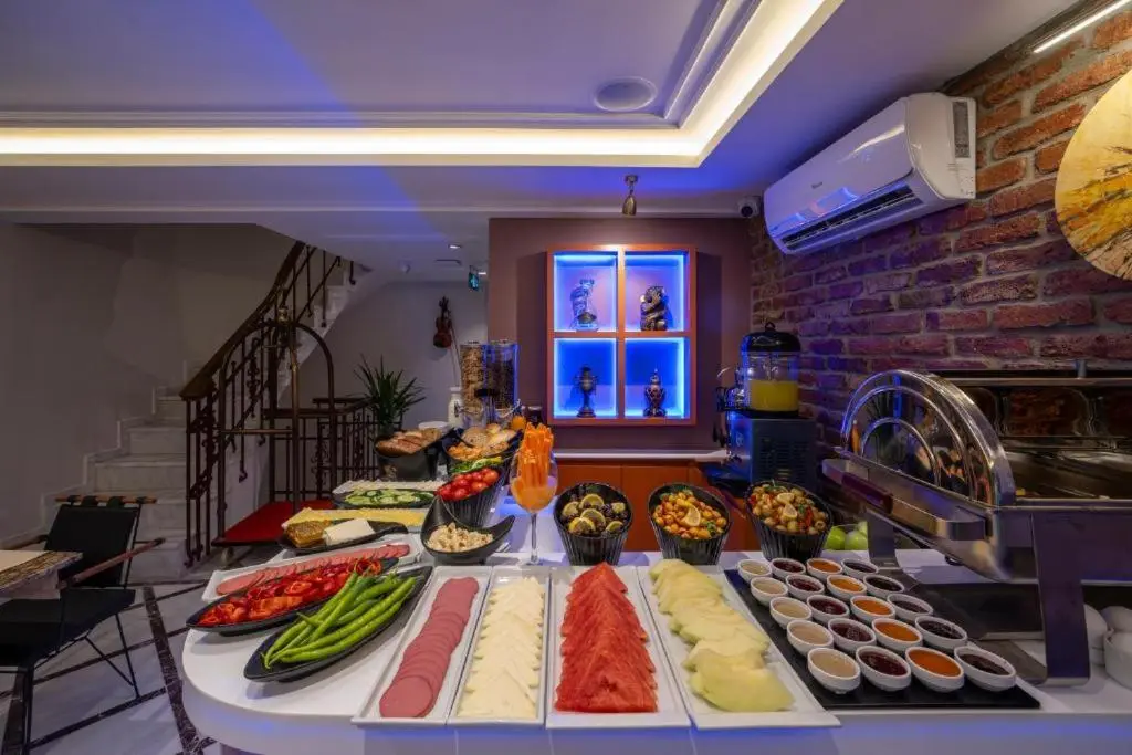 Pera Luna Premium Hotel