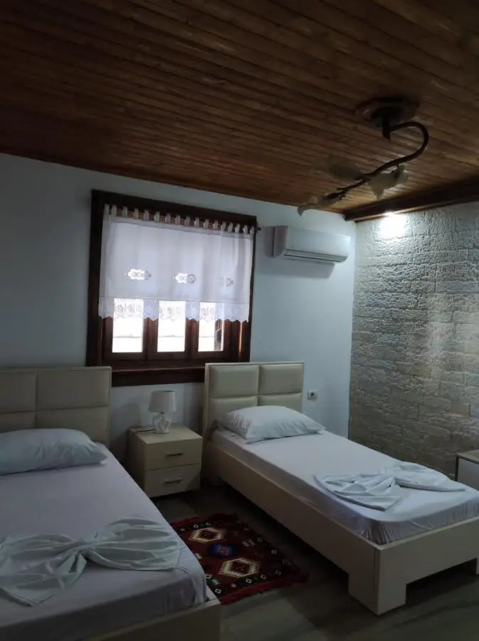 Eni entire guesthouse parking on site