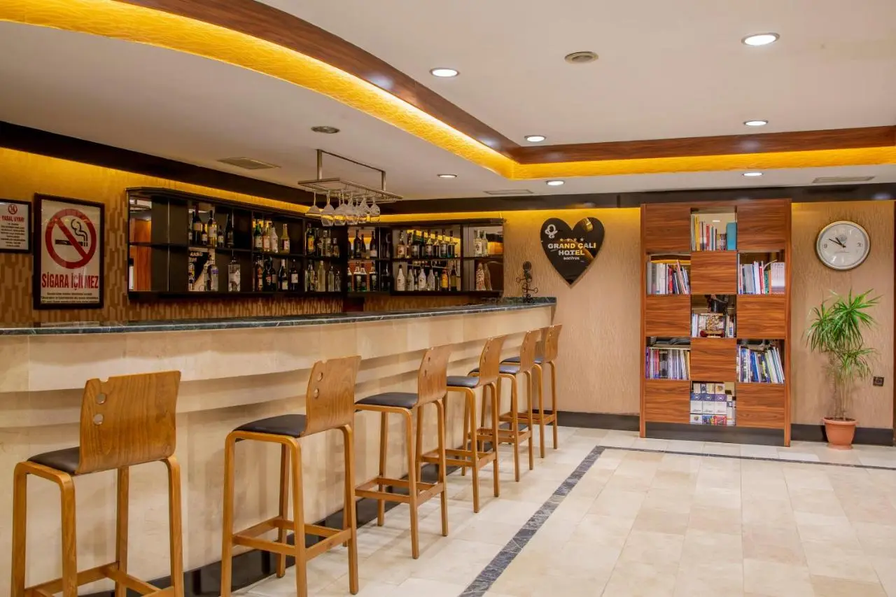Grand Cali Hotel