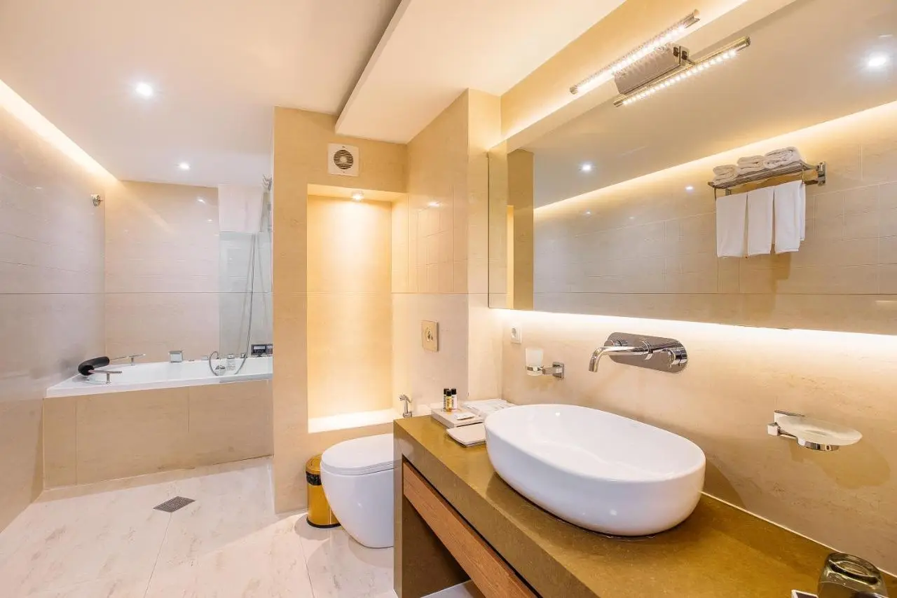 Golden Palace Hotel