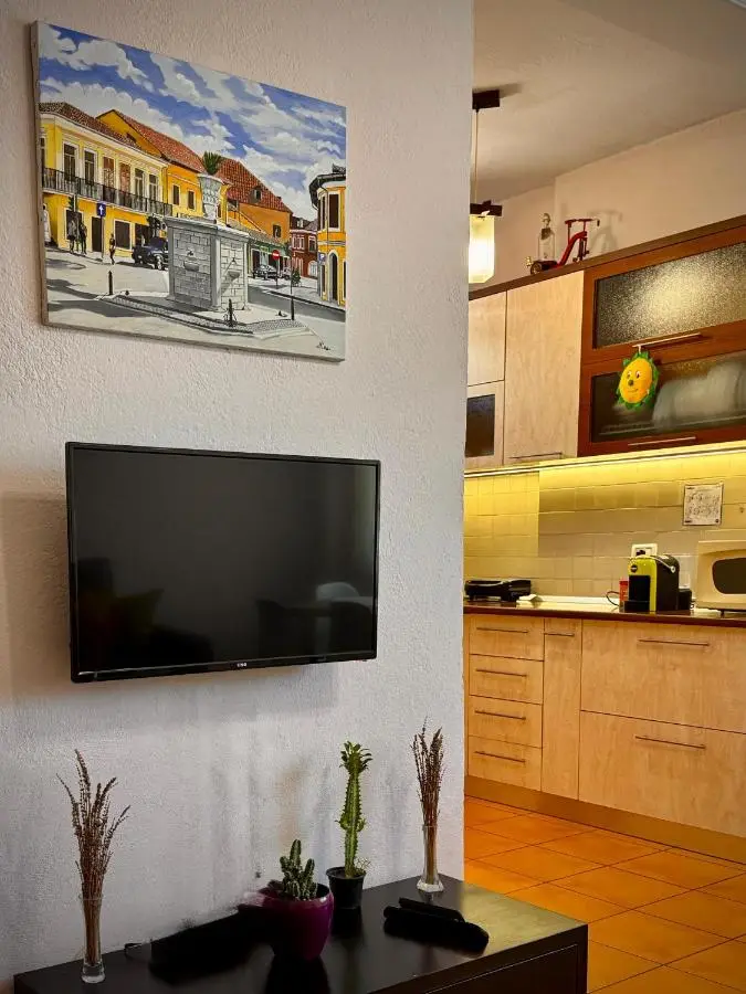 All Seasons Apartments - Free Parking & City Center