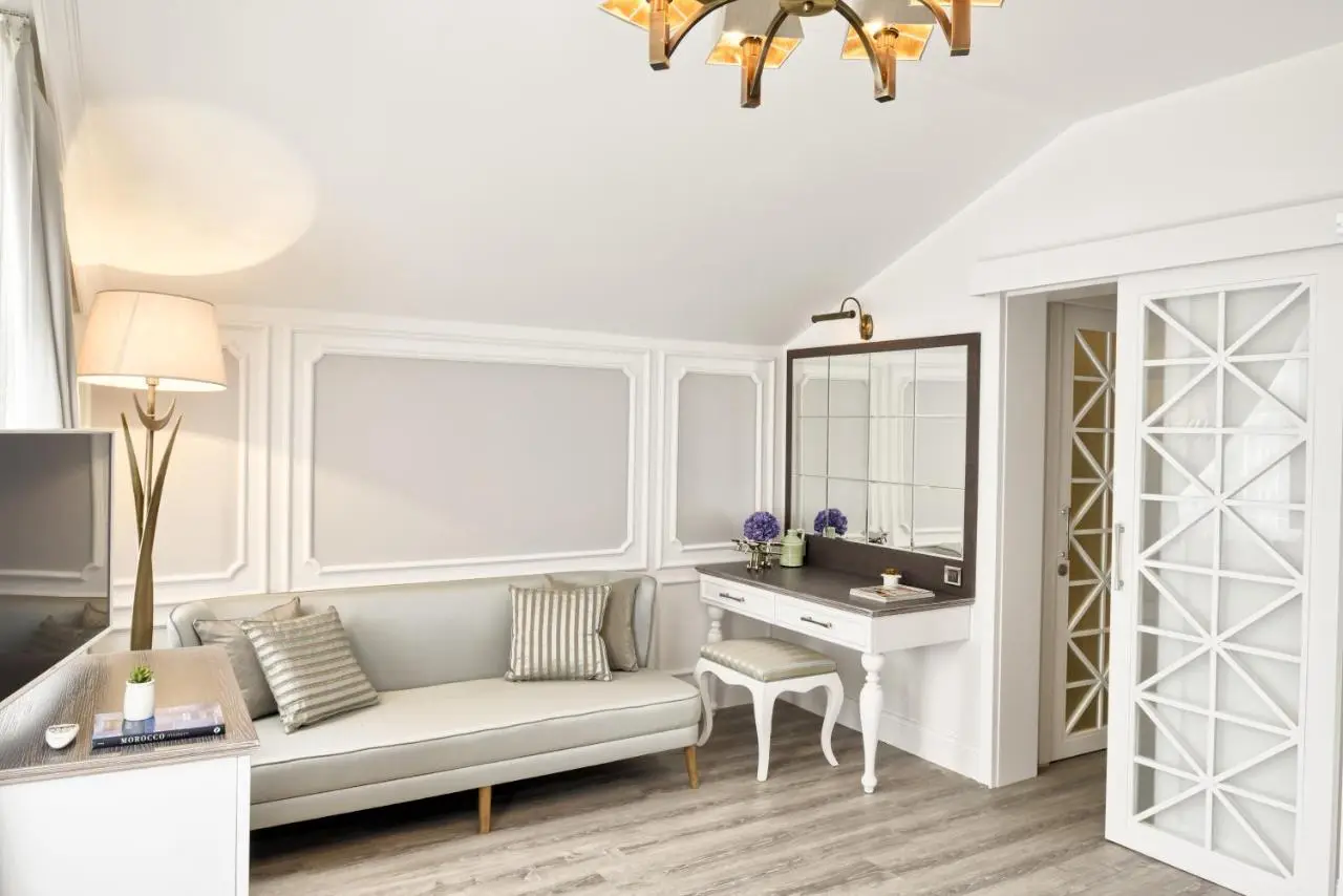 Mirrors Hotel İstanbul Taksim City Center
