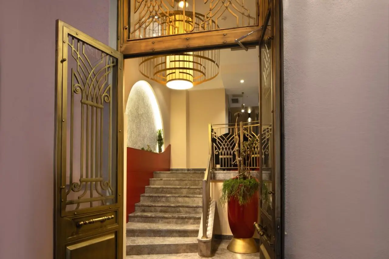 Ess Hotel