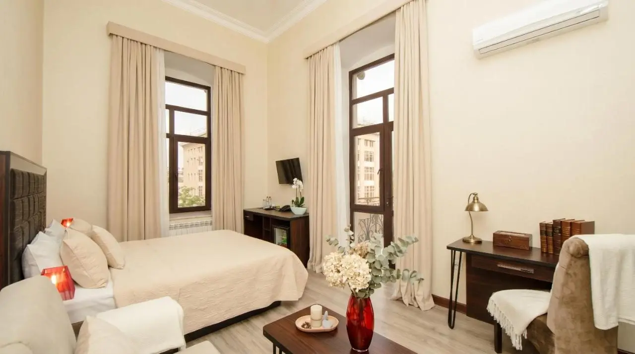 Passage Hotel & Apartments