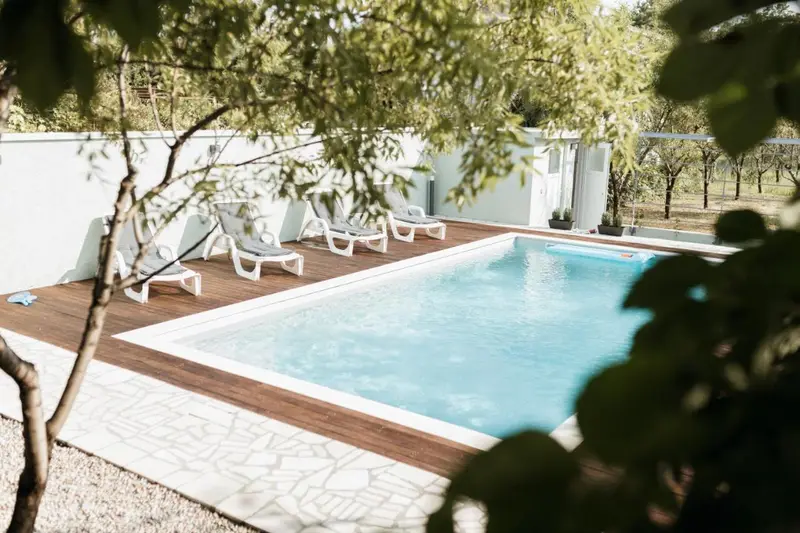 Almond Buna PoolHouse
