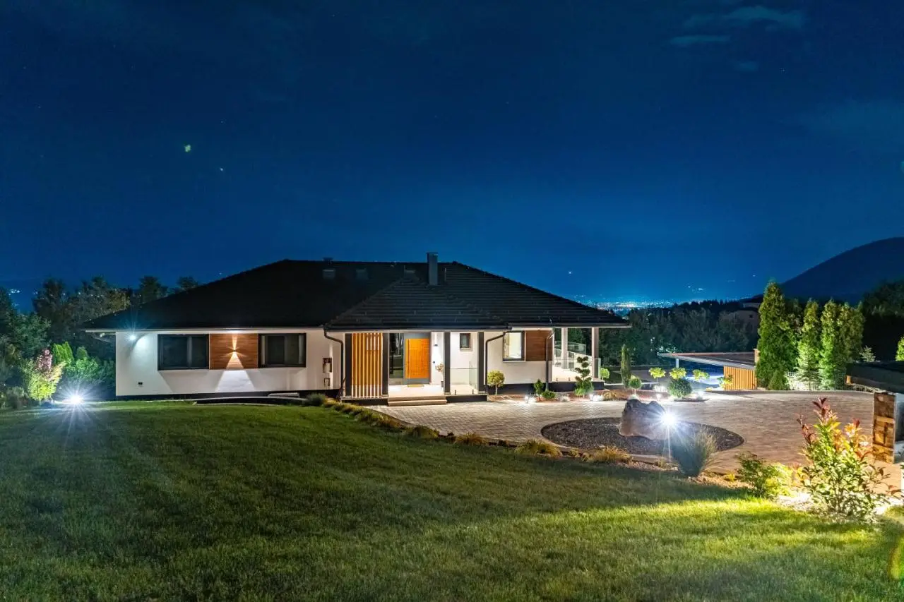 Hillmax Residence