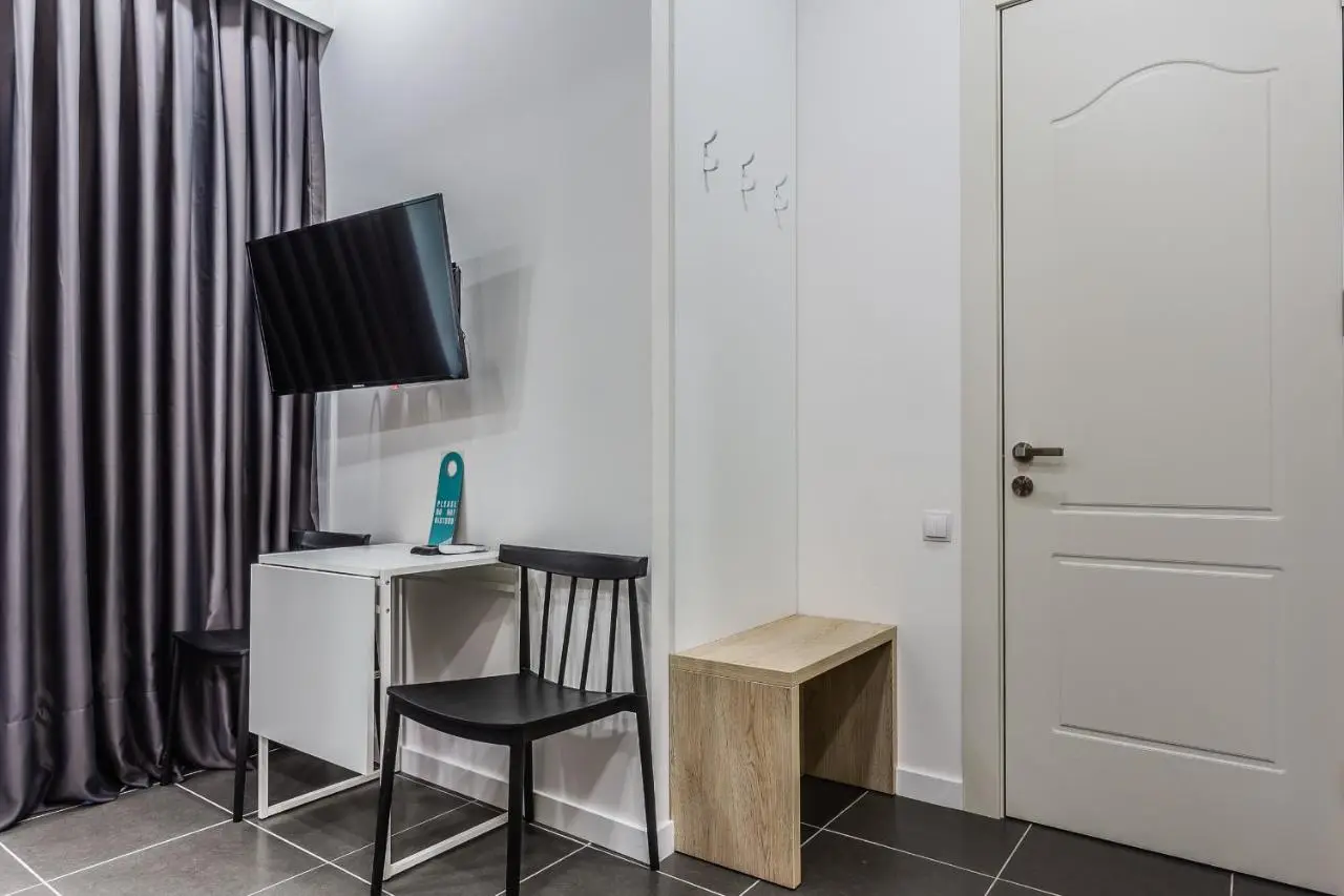 8 Rooms Apartotel On Meidan