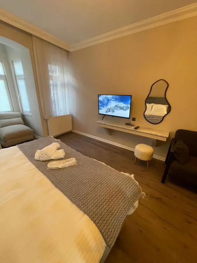 Golden Arrow Taksim 1