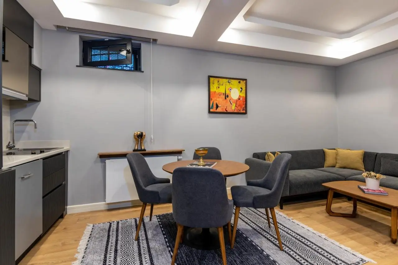 SALA SUITES