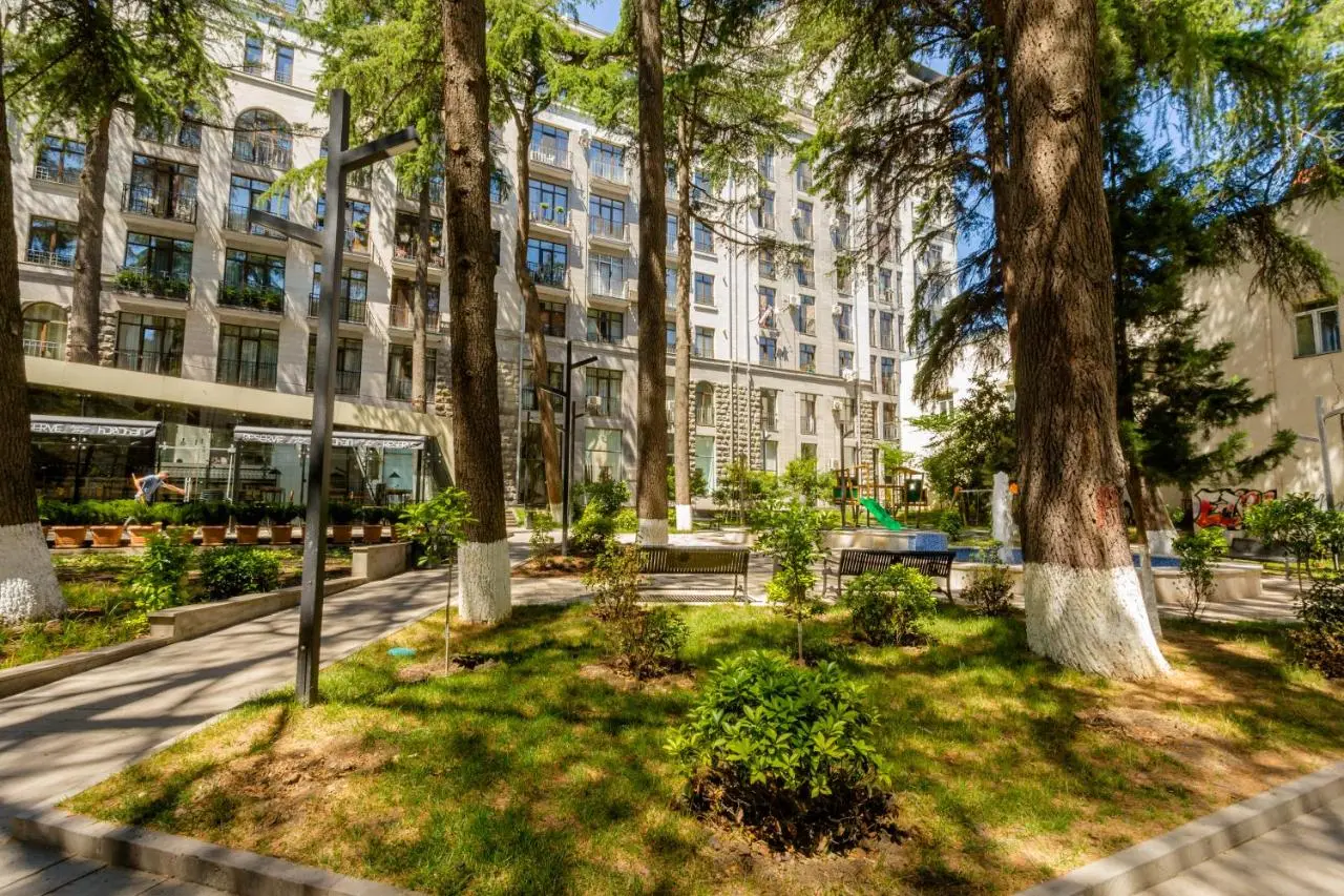 2 Bedroom Deluxe Apartment In The City Center