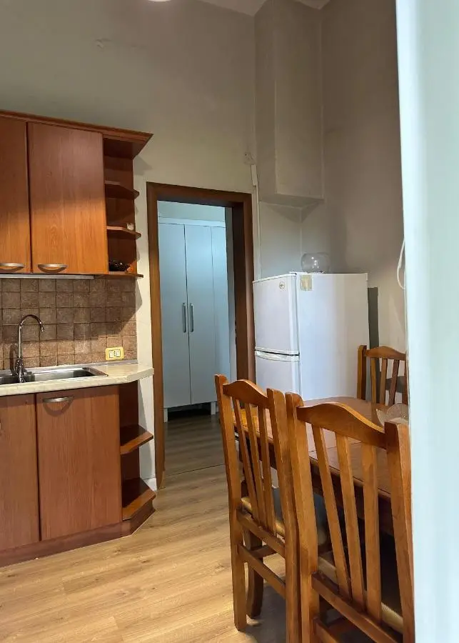 Kelly's Cozy Hideaway - Central Tirana