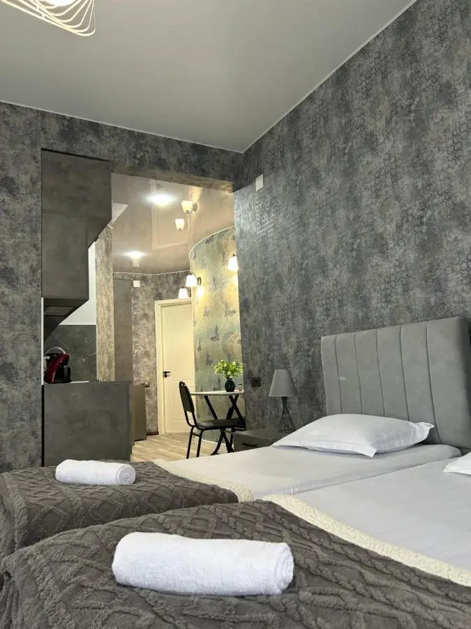 Shine Hill შაინ ჰილი